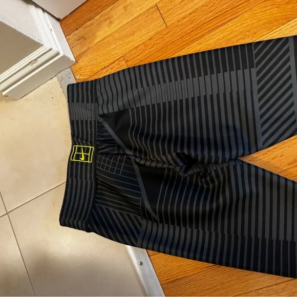 NIKE contour leggings - Picture 4 of 5